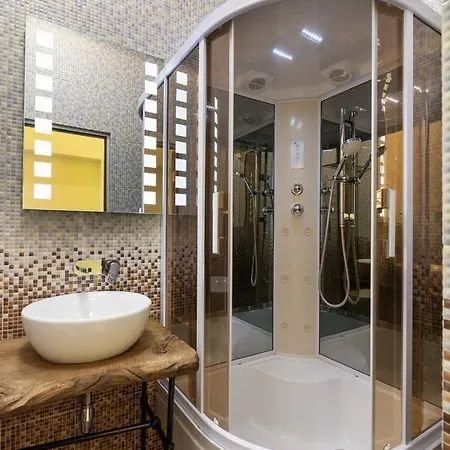 Vip In ♥ Of Apartamento Lviv